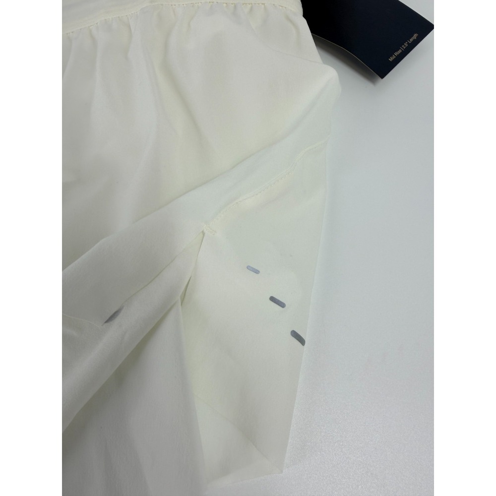 Nike Swift Dri FIT Mid Rise 2.5" Lined Running Shorts Womens Size S HQ0638-133 - Picture 5 of 8